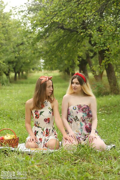 Amy and Suna - Join picnic from Amour Angels - 1/20