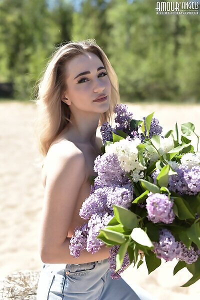 Leticia in Feeling - 1/20 Leticia in Feeling from Amour Angels - 1/20