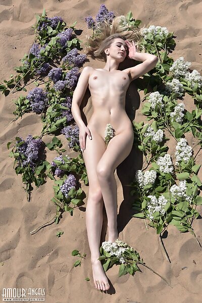 Leticia in Feeling - 18/20 Leticia in Feeling from Amour Angels - 18/20