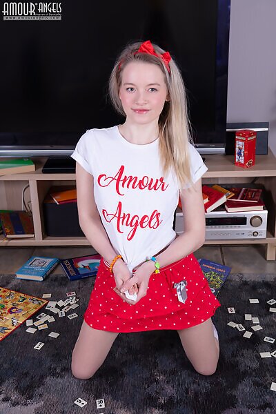 Loretta in Lovely angel - 4/20 Loretta in Lovely angel from Amour Angels - 4/20