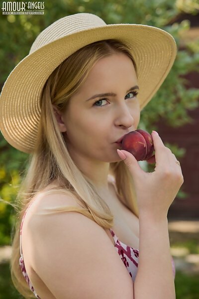 Presenting Neu Ling - 4/20 Presenting Neu Ling from Amour Angels - 4/20