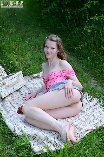 Valeria in Meadow Muse - 6/20 Valeria in Meadow Muse from Amour Angels - 6/20