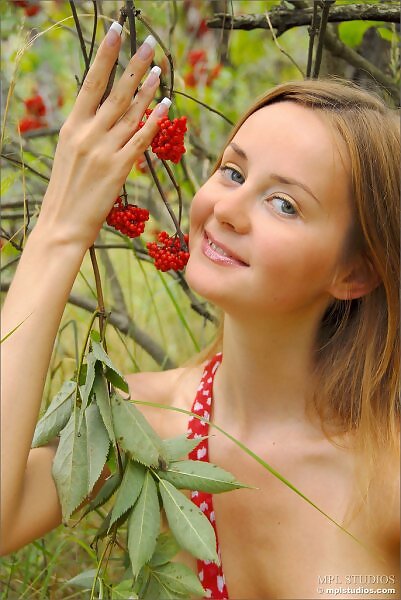 Olivia in Soft & Sweet from MPL Studios - 7/12