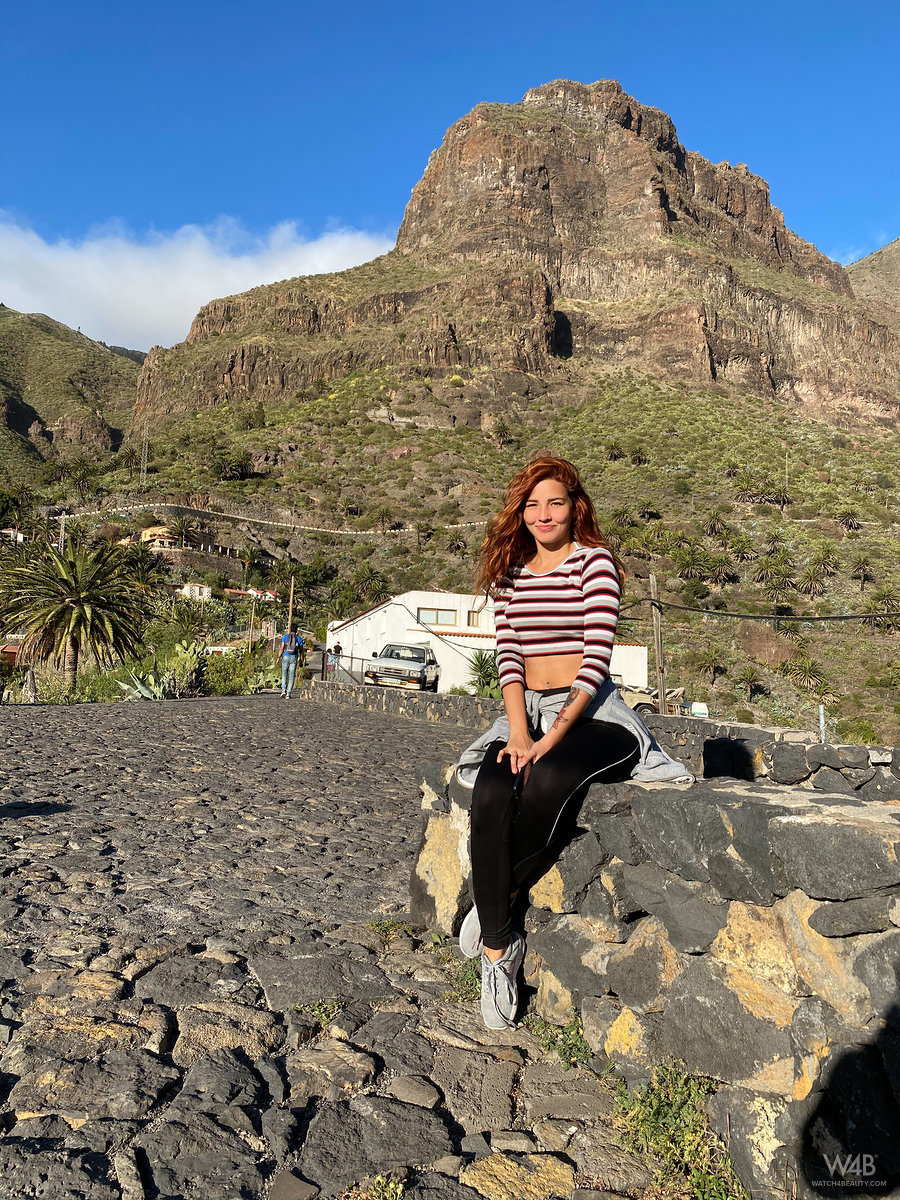 Agatha Vega In Welcome To Tenerife Michaela Conlin Nude