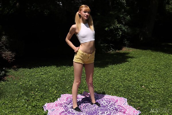 Dollface featuring Gigi Doll from ALS Scan - 2/16