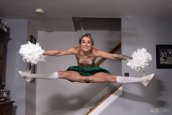 Frisky Flyer featuring Thea Summers from ALS Scan - 4/16