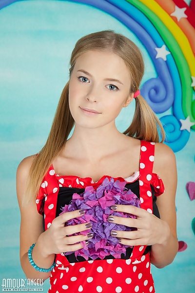 Flower in Rainbow Girls from Amour Angels - 3/20