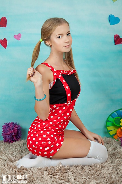 Flower in Rainbow Girls from Amour Angels - 5/20