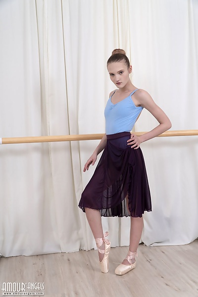 Olivia in Ballet lesson from Amour Angels - 1/20