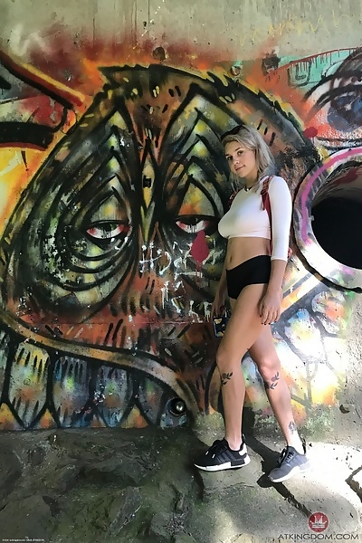 Gabbie Carter behind the scene from ATK Galleria - 15/18