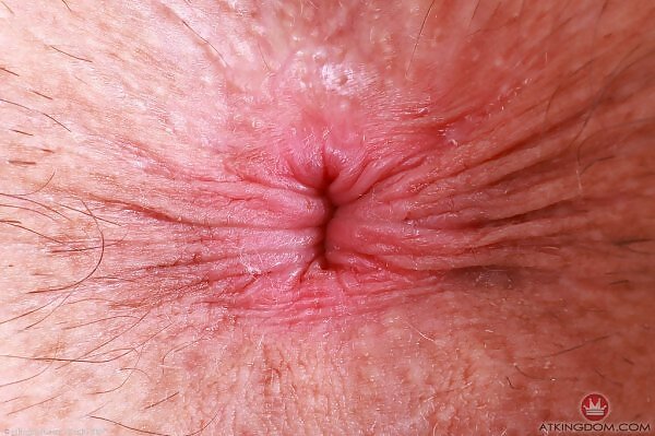 Juniper Ren lifts up her green dress from ATK Galleria - 20/20