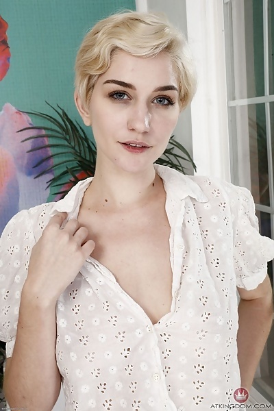 Skye Blue blue-eyed blonde babe from ATK Galleria - 1/20