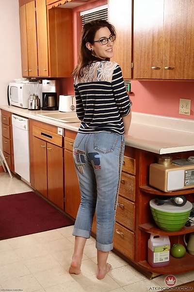 Alice Hodges thick hairy bush from ATK Hairy - 1/20