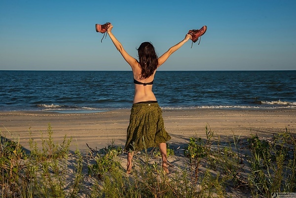 Andrea I Undressing Beach Sweetie from Bonny Art - 4/16