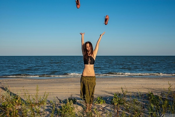 Andrea I Undressing Beach Sweetie from Bonny Art - 5/16