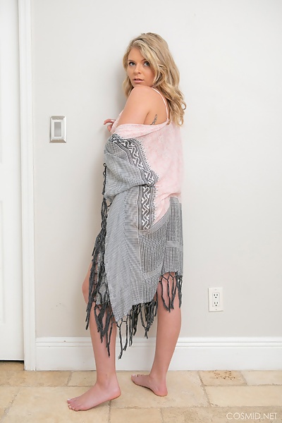 Kali Against The Wall featuring Kali Collins from Cosmid - 1/16