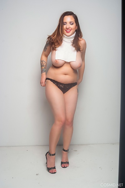 Paige Rad strips on stage from Cosmid - 9/16