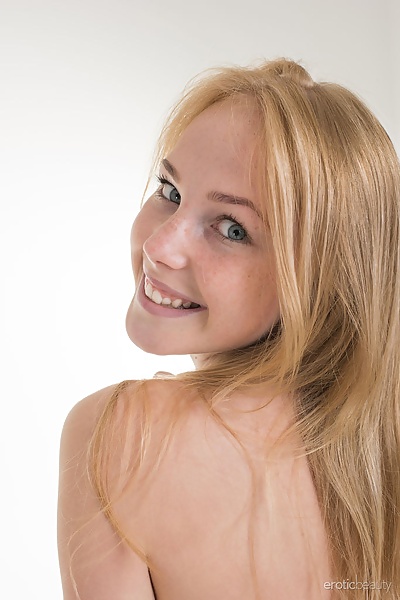 Presenting Runa by Tora Ness from Erotic Beauty - 6/16
