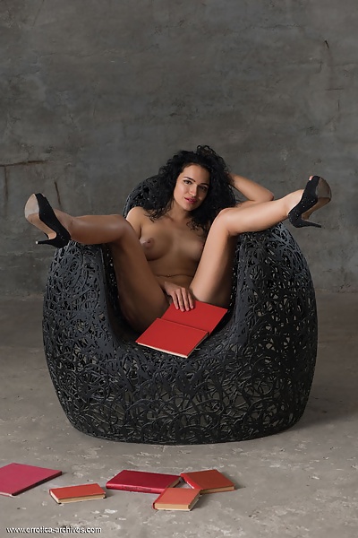 Yulianna featuring Yulianna by Tora Ness from Errotica Archives - 10/16