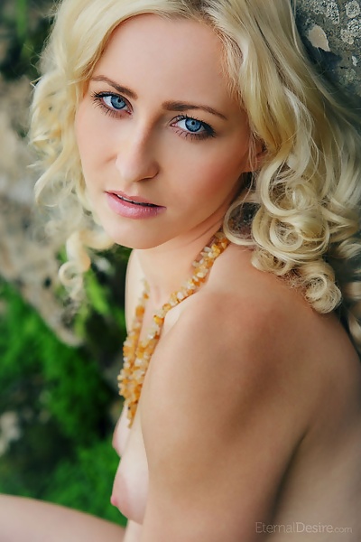 Acosta featuring Janelle B from Eternal Desire - 5/16