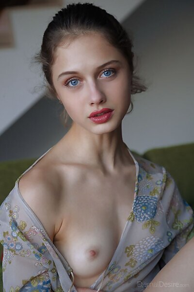 Mire featuring Clarice A by Arkisi
