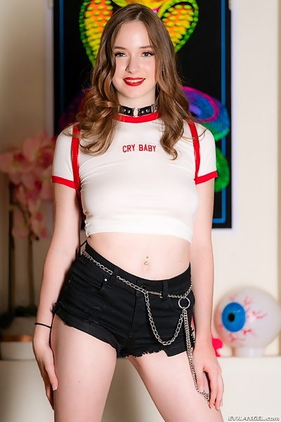 Hazel Moore in Teen Hazel: Gaping Anal, Cum Facial from Evil Angel - 1/15