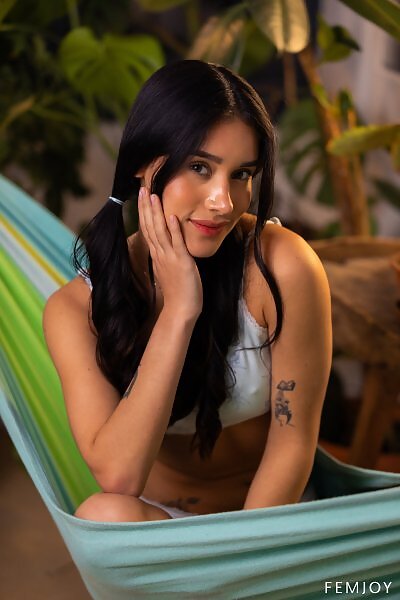 Carolina Guerrero in Hammock from Femjoy - 1/16