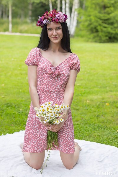 Posy in In The Field from Femjoy - 1/16