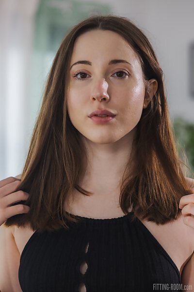Melissa White in An Angel With A Hot Big Butt from Fitting Room - 1/10