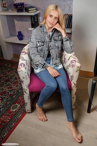 Anoli Angel by Julia Kalias from Goddess Nudes - 1/18