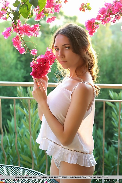 Danniela in Natural Beauty by Rylsky from Met Art - 1/18
