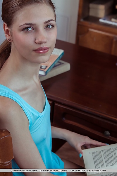 Jasmina in Simply Classic by Albert Varin from Met Art - 1/18