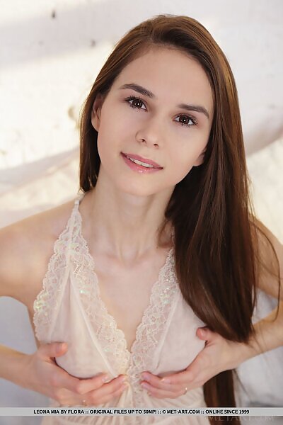 Leona Mia in Ratini by Flora