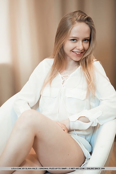Lola Chic in Selfie by Slava Vals from Met Art - 3/18