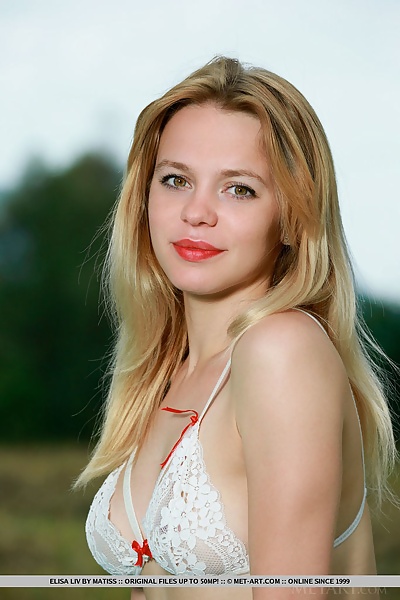 Presenting Elisa Liv by Matiss from Met Art - 1/18