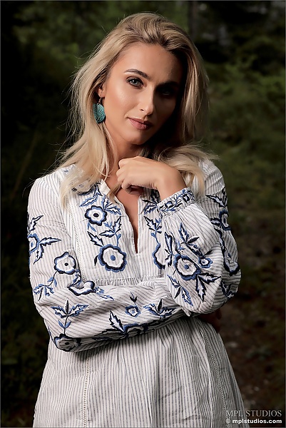 Cara Mell in Imladris from MPL Studios - 1/12