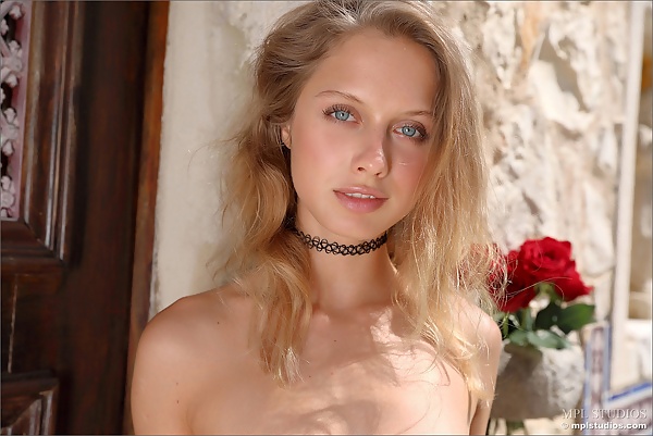 Clarice in Love is a Rose from MPL Studios - 5/12
