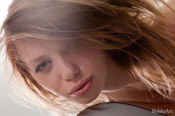 Amateri featuring Kylie Miny from Rylsky Art - 8/16
