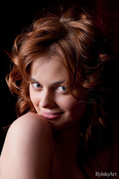 Bordeau featuring Amy from Rylsky Art - 16/16