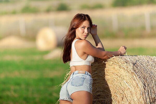 Hay Roll featuring Melania by Marlene from Sex Art - 1/12