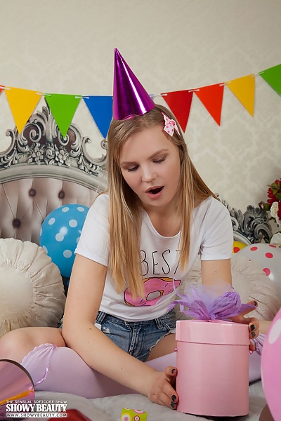 Fabi in Best present from Showy Beauty - 4/20