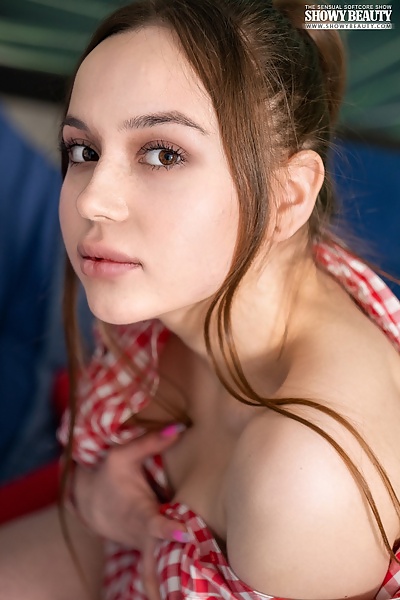 Jolie reading time from Showy Beauty - 7/20