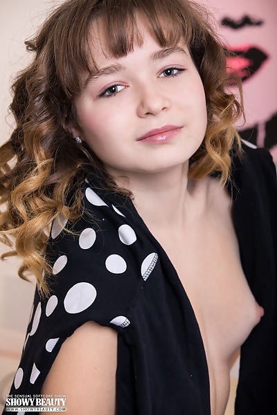Kelly in Cute Princess from Showy Beauty - 5/20