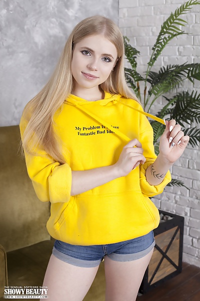 Olivia in Sunny girl from Showy Beauty - 2/20
