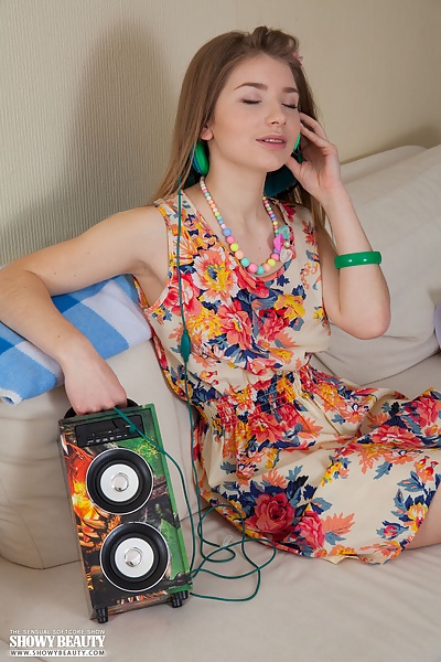 Verona in Sounds Good from Showy Beauty - 3/20