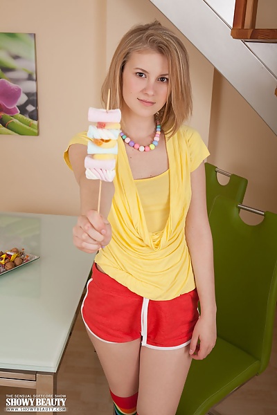 Yummy featuring Alisha from Showy Beauty - 1/20