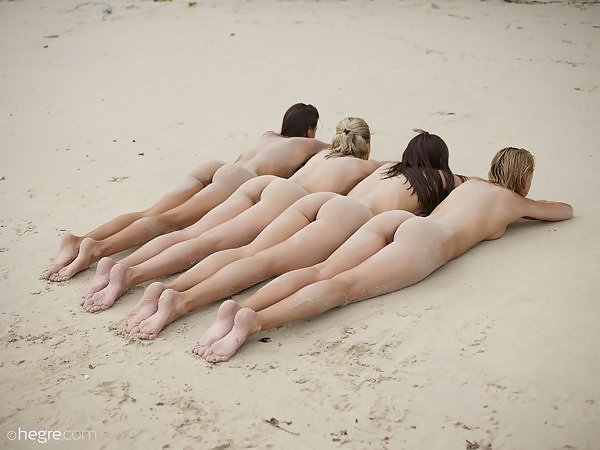 4 hots girls nude at the beach