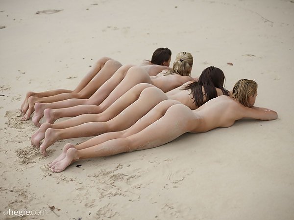 4 hots girls nude at the beach