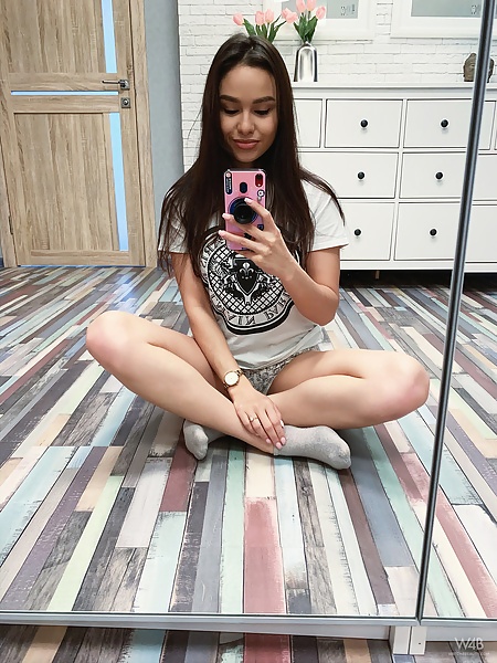 Astrid's Selfies from Watch 4 Beauty - 3/16