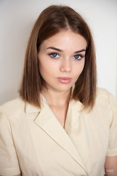 Casting Keira Blue from Watch 4 Beauty - 1/16